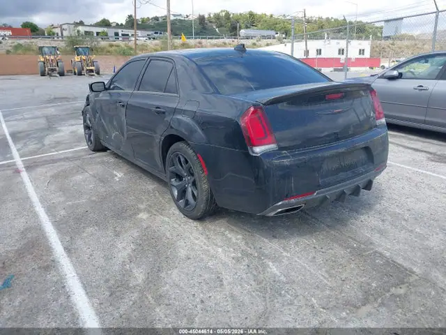 2C3CCABG0PH524294 — 2023 Chrysler 300 300S, фото 3 с аукциона IAAI 14.10.2026, Передняя часть