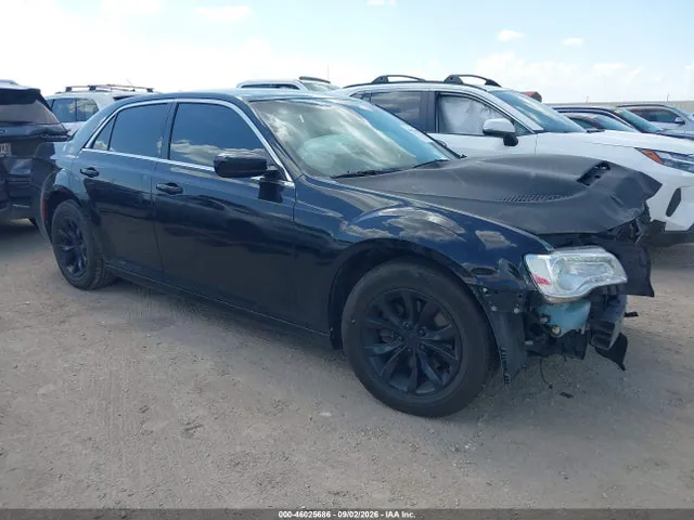 2015 Chrysler 300 Limited VIN 2C3CCAAG7FH792520 фото 1