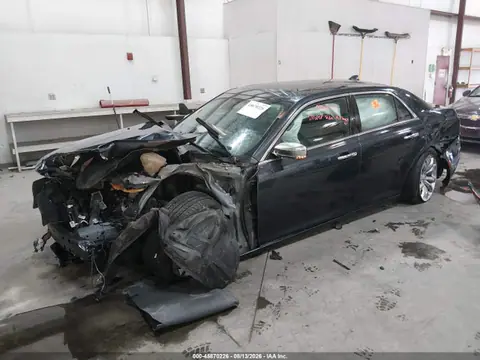 2018 Chrysler 300 Limited VIN 2C3CCAEG8JH324461 фото 2