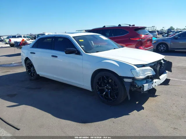 2020 Chrysler 300 Limited VIN 2C3CCAEGXLH128041 фото 1