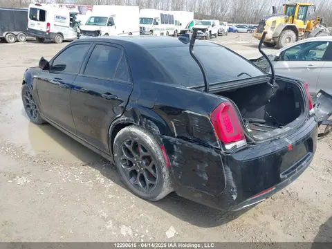 2018 Chrysler 300 S VIN 2C3CCAGG7JH191706 фото 3