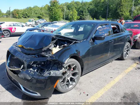 2018 Chrysler 300 S VIN 2C3CCABG9JH264274 фото 2
