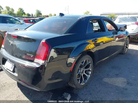 2018 Chrysler 300 S VIN 2C3CCABG9JH264274 фото 4