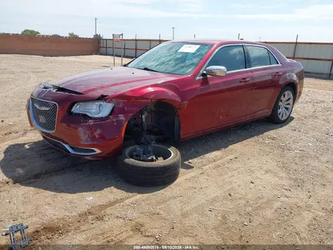 2018 Chrysler 300 Touring VIN 2C3CCAAG1JH293964 фото 2