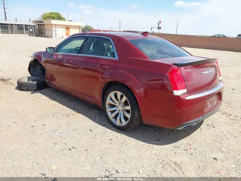 2018 Chrysler 300 Touring VIN 2C3CCAAG1JH293964 фото 3