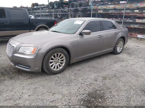 2014 Chrysler 300 VIN 2C3CCAAG4EH288974 фото 2