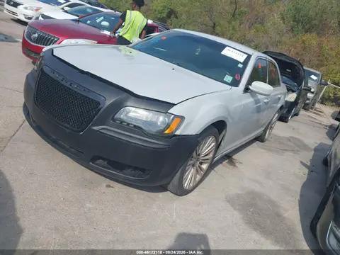 2014 Chrysler 300 VIN 2C3CCAAG3EH345732 фото 2