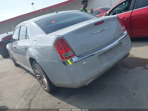 2014 Chrysler 300 VIN 2C3CCAAG3EH345732 фото 3