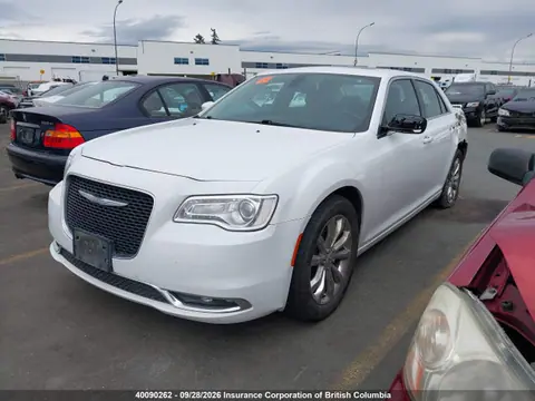 2015 Chrysler 300 VIN 2C3CCARG6FH854025 фото 2