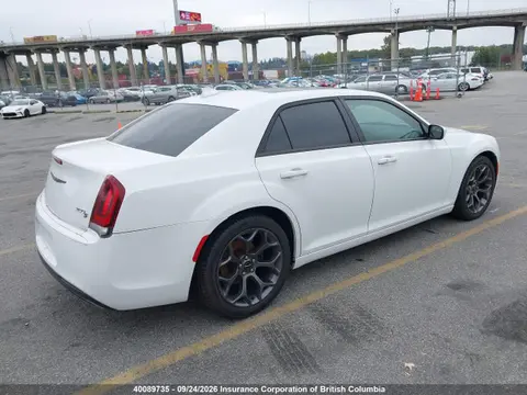 2018 Chrysler 300 VIN 2C3CCABG1JH192342 фото 4