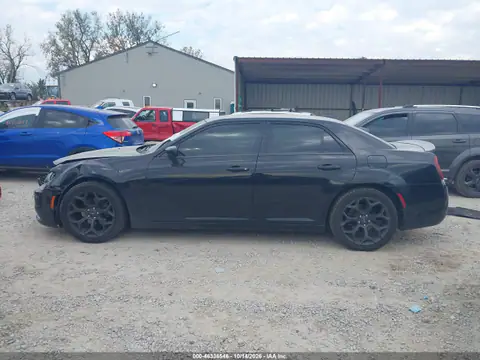 2C3CCABG7KH635093 — 2019 Chrysler 300, Передняя часть, фото до ремонта