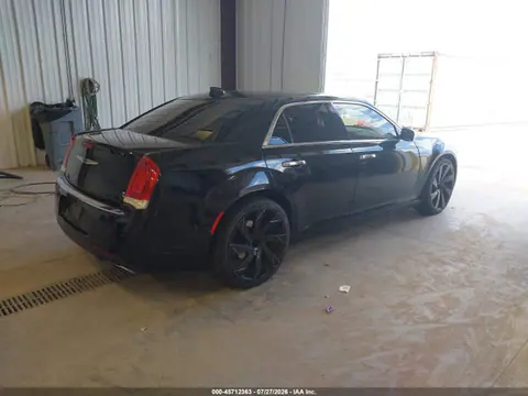 2017 Chrysler 300C VIN 2C3CCAEG4HH566514 фото 4
