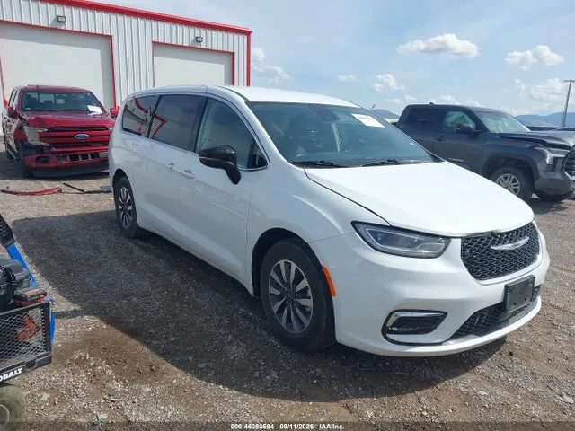 2024 Chrysler Pacifica Hybrid Select VIN 2C4RC1S7XRR156662 фото 1