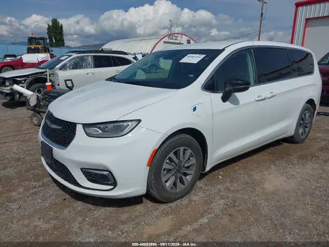 2024 Chrysler Pacifica Hybrid Select VIN 2C4RC1S7XRR156662 фото 2