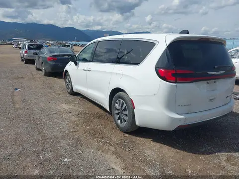 2024 Chrysler Pacifica Hybrid Select VIN 2C4RC1S7XRR156662 фото 3