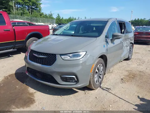 2022 Chrysler Pacifica Hybrid Touring L VIN 2C4RC1L70NR143735 фото 2