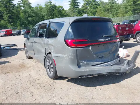 2022 Chrysler Pacifica Hybrid Touring L VIN 2C4RC1L70NR143735 фото 3