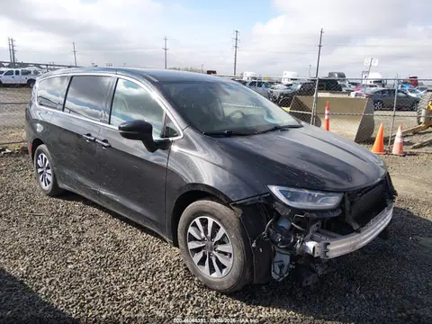 2C4RC1L77PR588802 — 2023 Chrysler Pacifica Hybrid Touring L, Естественный износ (Normal Wear & Tear), фото до ремонта