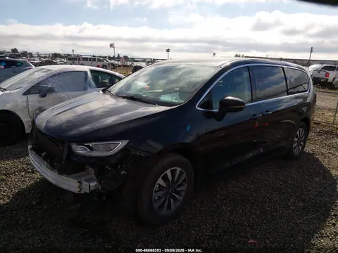 2023 Chrysler Pacifica Hybrid Touring L VIN 2C4RC1L77PR588802 фото 2