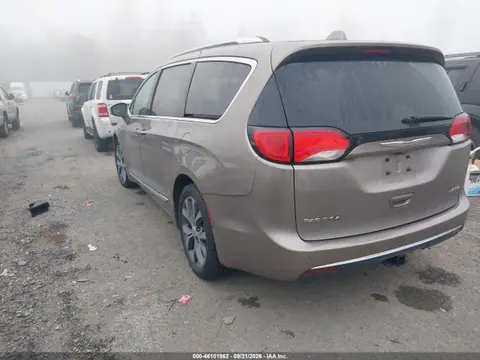 2017 Chrysler Pacifica Limited VIN 2C4RC1GG5HR839831 фото 3