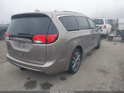 2017 Chrysler Pacifica Limited VIN 2C4RC1GG5HR839831 фото 4