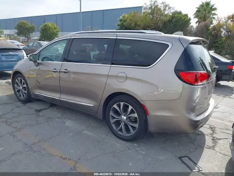 2017 Chrysler Pacifica Limited VIN 2C4RC1GG9HR591356 фото 3