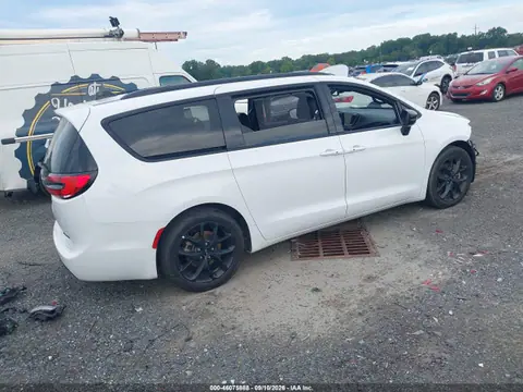 2025 Chrysler Pacifica Limited VIN 2C4RC1GG2SR535217 фото 4
