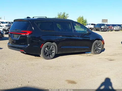 2025 Chrysler Pacifica Limited VIN 2C4RC1GGXSR514714 фото 4