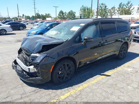 2027 Chrysler Pacifica Limited VIN 2C4RC1GG0VR557222 фото 2