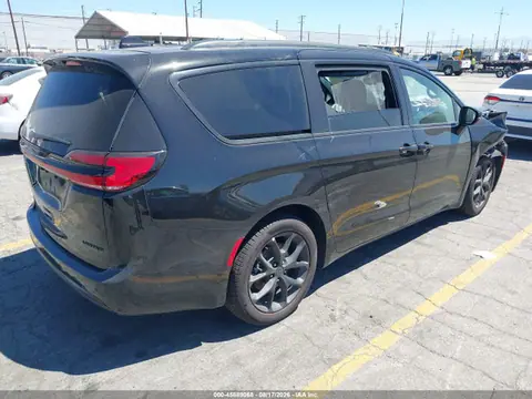2027 Chrysler Pacifica Limited VIN 2C4RC1GG0VR557222 фото 4