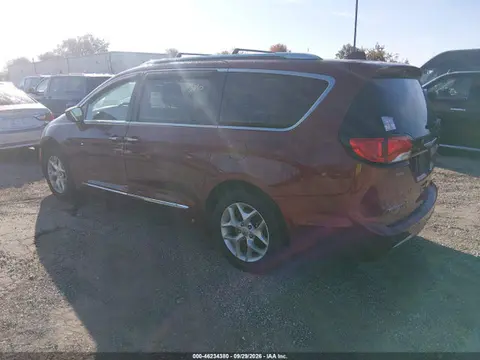 2018 Chrysler Pacifica Touring L Plus VIN 2C4RC1EG5JR131703 фото 3