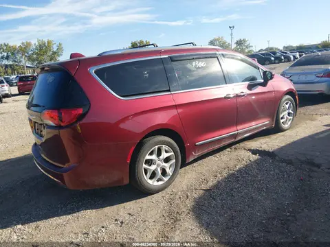 2018 Chrysler Pacifica Touring L Plus VIN 2C4RC1EG5JR131703 фото 4