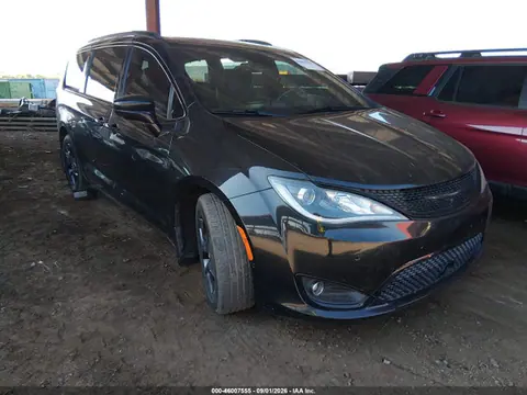 2C4RC1EG5KR738072 — 2019 Chrysler Pacifica Touring-L Plus, Пресная вода (Fresh Water), фото до ремонта