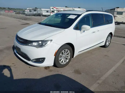 2017 Chrysler Pacifica Touring-l VIN 2C4RC1BG3HR576231 фото 2