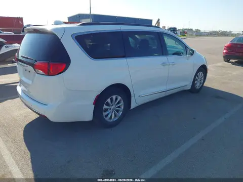2017 Chrysler Pacifica Touring-l VIN 2C4RC1BG3HR576231 фото 4