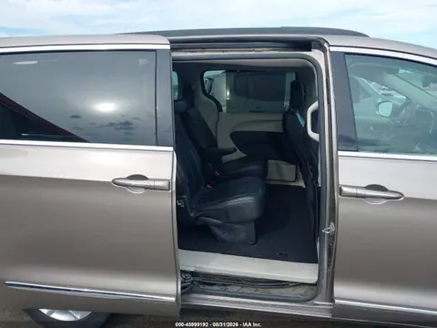 2017 Chrysler Pacifica Touring-l VIN 2C4RC1BG6HR756738 фото 8