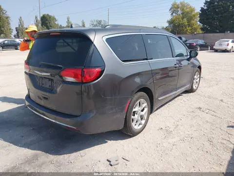 2017 Chrysler Pacifica Touring-l VIN 2C4RC1BG0HR579314 фото 4