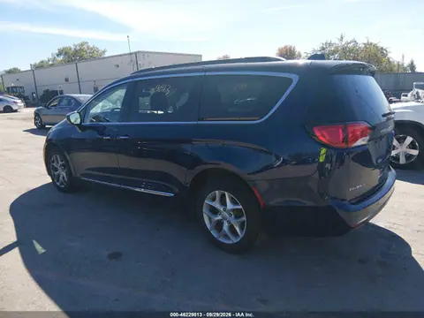 2017 Chrysler Pacifica Touring-l VIN 2C4RC1BG3HR809489 фото 3
