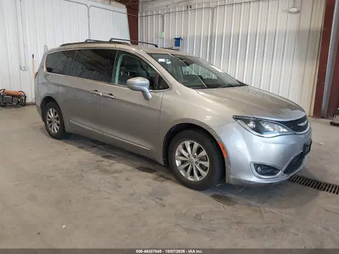 2C4RC1BG3HR642650 — 2017 Chrysler Pacifica Touring L, Естественный износ (Normal Wear & Tear), фото до ремонта