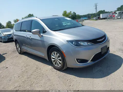 2018 Chrysler Pacifica Touring L VIN 2C4RC1BG9JR246759 фото 1