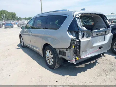 2018 Chrysler Pacifica Touring L VIN 2C4RC1BG9JR246759 фото 3