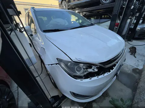 2C4RC1BG8JR118867 — 2018 Chrysler Pacifica Touring L, Передняя часть (Front End), фото до ремонта