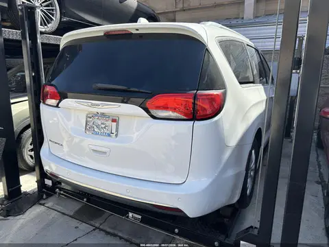 2018 Chrysler Pacifica Touring L VIN 2C4RC1BG8JR118867 фото 4