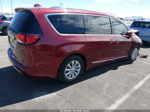 2018 Chrysler Pacifica Touring L VIN 2C4RC1BG0JR106969 фото 4