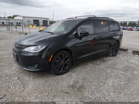 2018 Chrysler Pacifica Touring L VIN 2C4RC1BG1JR261966 фото 2