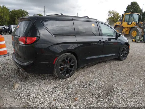 2018 Chrysler Pacifica Touring L VIN 2C4RC1BG1JR261966 фото 4