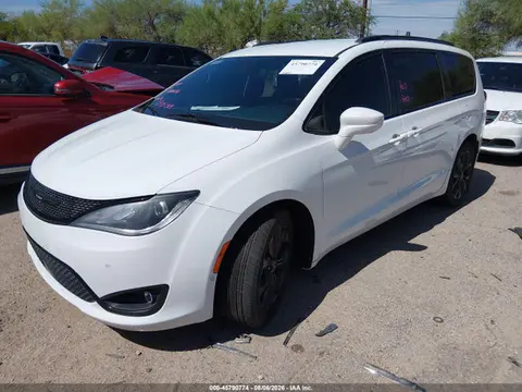 2020 Chrysler Pacifica Touring L VIN 2C4RC1BG8LR273311 фото 2