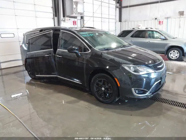 2020 Chrysler Pacifica Touring L VIN 2C4RC1BG3LR137572 фото 1