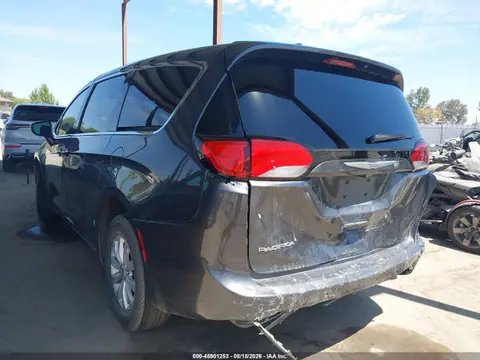 2018 Chrysler Pacifica Touring Plus VIN 2C4RC1FG5JR278599 фото 3