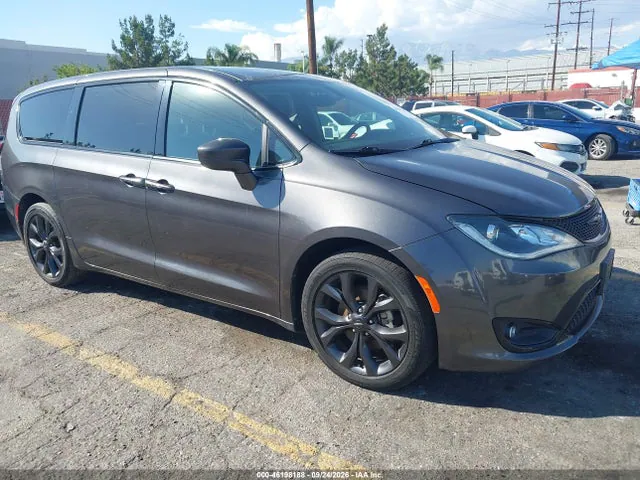2018 Chrysler Pacifica Touring Plus VIN 2C4RC1FG2JR287440 фото 1